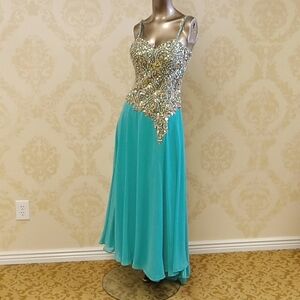 Royal Queen Size 4 Prom Dress